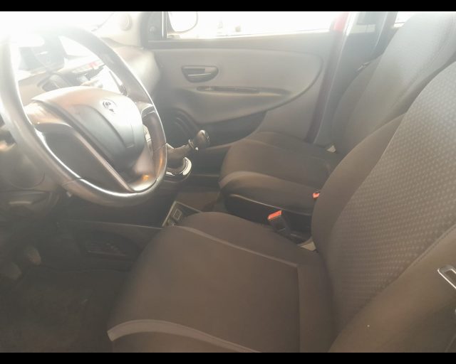 Lancia Ypsilon III 2015 - 1.2 Silver 69cv, del 2017, 101.110 km, in vendita a Alessandria (AL)