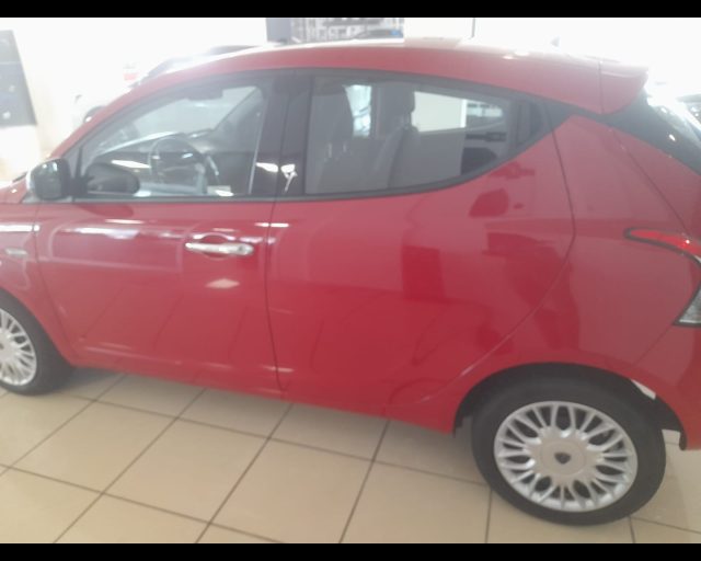 Lancia Ypsilon III 2015 - 1.2 Silver 69cv - foto 3 di 4