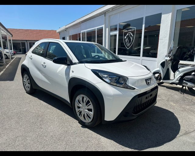 Toyota Aygo X my24 5 porte ACTIVE 1,0 VVT-i 5 marce Manuale - foto 2 di 4