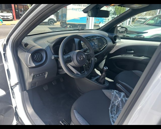 Toyota Aygo X my24 5 porte ACTIVE 1,0 VVT-i 5 marce Manuale - foto 4 di 4