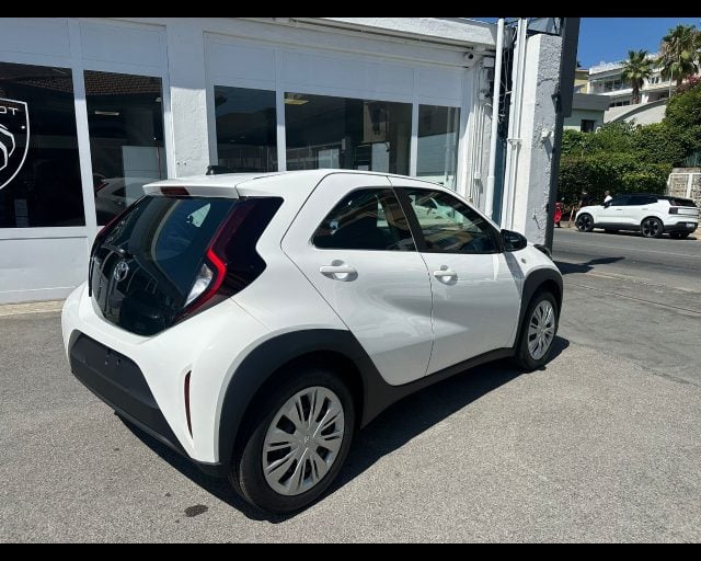 Toyota Aygo X my24 5 porte ACTIVE 1,0 VVT-i 5 marce Manuale, del 2025, in vendita a Alessandria (AL)