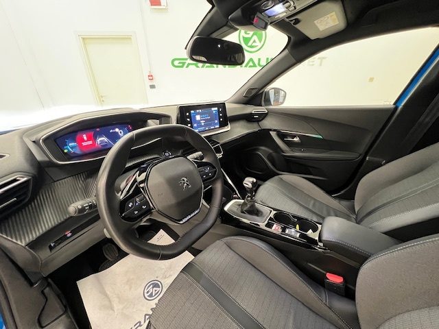 Peugeot 2008 II - 1.2 puretech Allure Pack s&s 100cv, del 2023, 45.000 km, in vendita a Alessandria (AL)