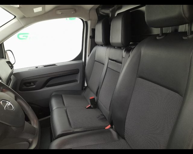 Opel Vivaro III - L2H1 d.cab. mobile 1.5d 120cv Essentia S&S, del 2021, 99.695 km, in vendita a Alessandria (AL)