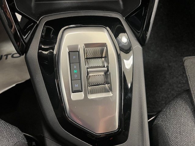 Peugeot 208 1.2 hybrid Style 100cv e-dcs 6, del 2025, in vendita a Alessandria (AL)