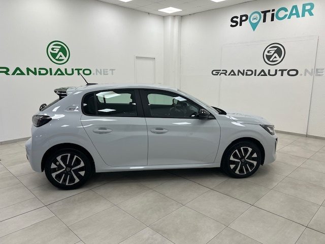 Peugeot 208 1.2 hybrid Style 100cv e-dcs 6 km 0 a ALESSANDRIA