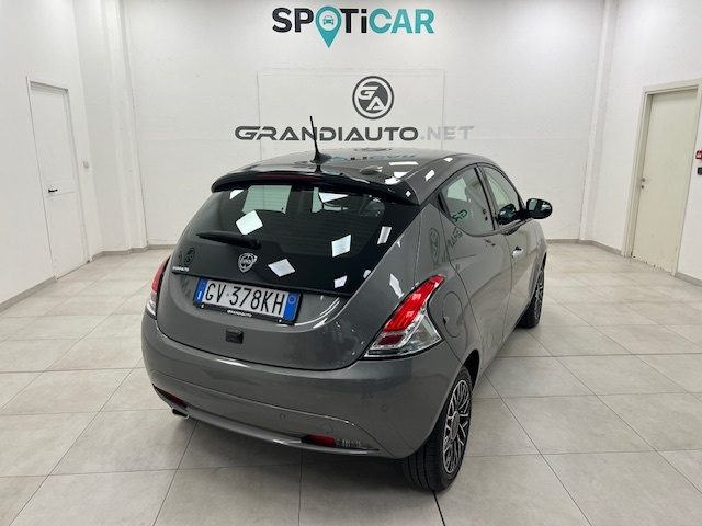 Lancia Ypsilon III 2021 - 1.0 firefly hybrid Platino s&s 70cv - foto 4 di 4
