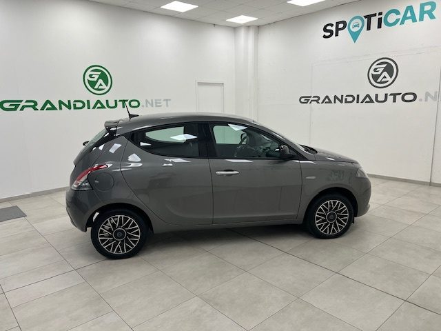 Lancia Ypsilon III 2021 - 1.0 firefly hybrid Platino s&s 70cv, del 2024, 15.138 km, in vendita a Alessandria (AL)