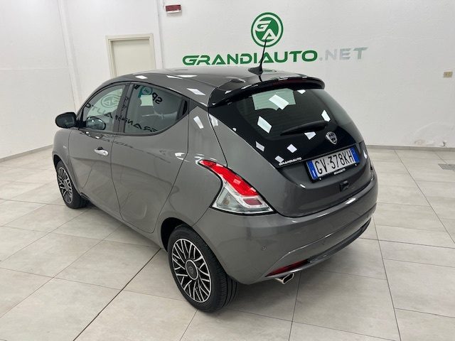 Lancia Ypsilon III 2021 - 1.0 firefly hybrid Platino s&s 70cv - foto 3 di 4