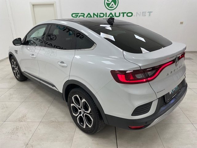 Renault Arkana - 1.6 E-Tech hybrid Intens 145cv - foto 3 di 4