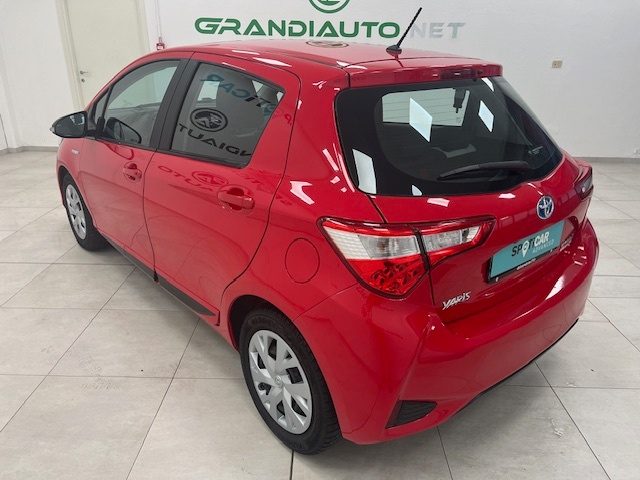 Toyota Yaris III 2017 - 5p 1.5h Lounge Red/Bronze - foto 3 di 4