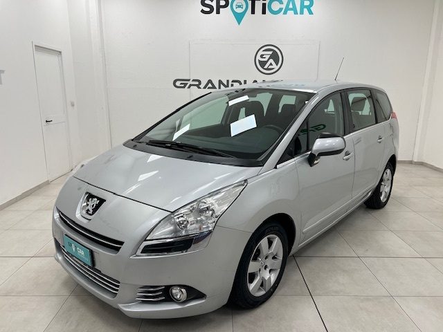 Peugeot 5008 I - 1.6 hdi 8v Active 115cv usato a ALESSANDRIA