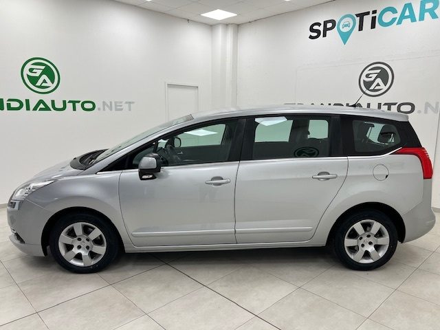 Peugeot 5008 I - 1.6 hdi 8v Active 115cv usato a ALESSANDRIA