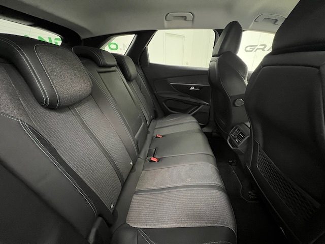 Peugeot 3008 II 2021 - 1.5 bluehdi Allure Pack s&s 130cv, del 2022, 104.909 km, in vendita a Alessandria (AL)