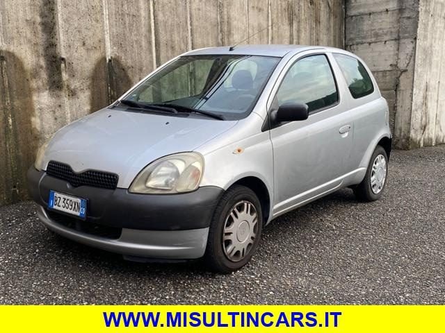 Toyota Yaris 1.0i 16V cat 3 porte - foto 3 di 4