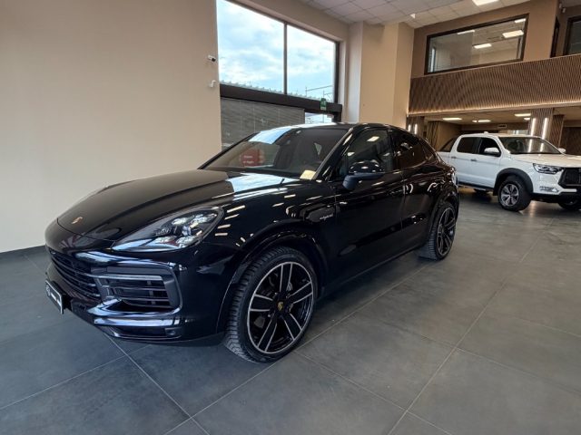 Porsche Cayenne Coupé 3.0 V6 E-Hybrid - foto 2 di 4