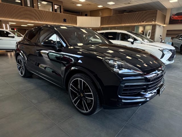 Porsche Cayenne Coupé 3.0 V6 E-Hybrid - foto 4 di 4