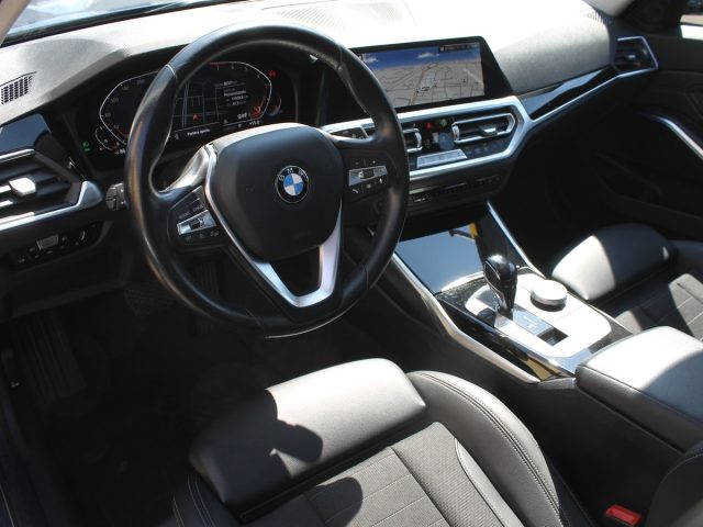 BMW 318 i Touring Sport Aut Nav Tetto Cam UNIPRO IVA DED. usato a ROMA