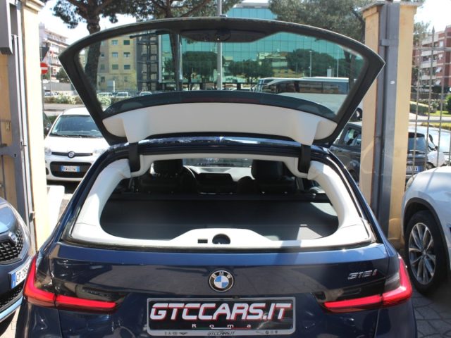 BMW 318 i Touring Sport Aut Nav Tetto Cam UNIPRO IVA DED., del 2021, 88.000 km, in vendita a Roma (RM)