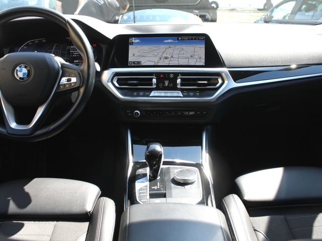 BMW 318 i Touring Sport Aut Nav Tetto Cam UNIPRO IVA DED. usato a ROMA
