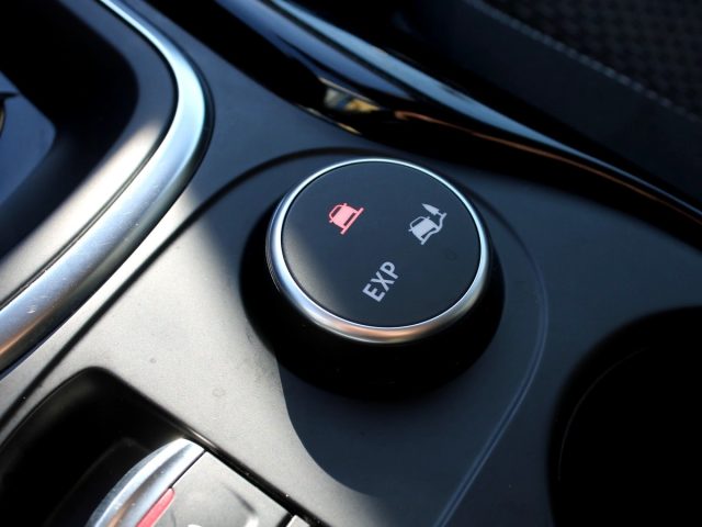 Renault Kadjar 1.5 dci Sport Aut RetroCam Unipro IVA DEDUCIBILE, del 2020, 70.000 km, in vendita a Roma (RM)