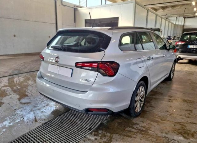 Fiat Tipo SW 1.6mjt 120Cv Navi Apple Android Pdc UNIPRO IVA - foto 3 di 4