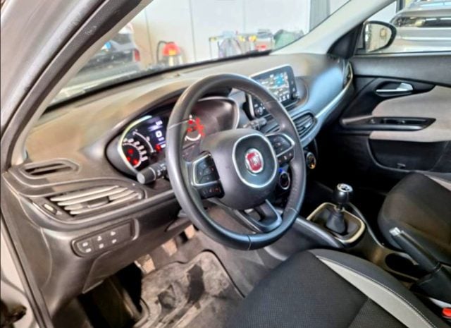 Fiat Tipo SW 1.6mjt 120Cv Navi Apple Android Pdc UNIPRO IVA - foto 4 di 4