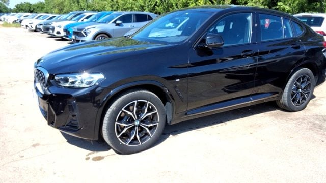 BMW X4 xdrive20i mhev 48V Msport Aut Cam UNIPRO IVA DEDUC, del 2024, 36.000 km, in vendita a Roma (RM)