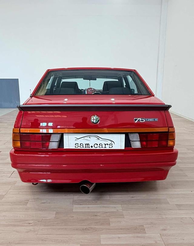 Alfa Romeo 75 1.8i turbo America - foto 4 di 4