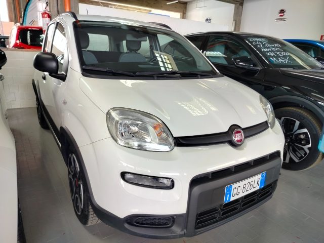 Fiat Panda 1.0 Hybrid City Cross MY22 usato a CESENA
