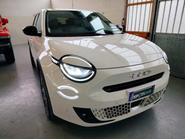 Fiat 600 Hybrid 100 CV DCT MHEV La Prima - foto 3 di 4