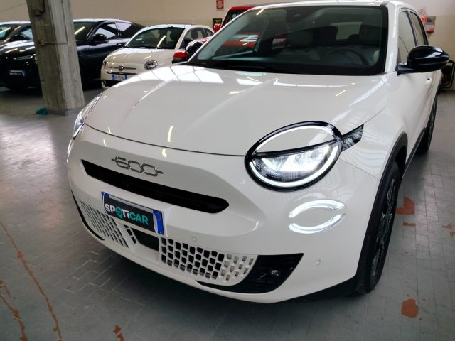 Fiat 600 Hybrid 100 CV DCT MHEV La Prima - foto 2 di 4