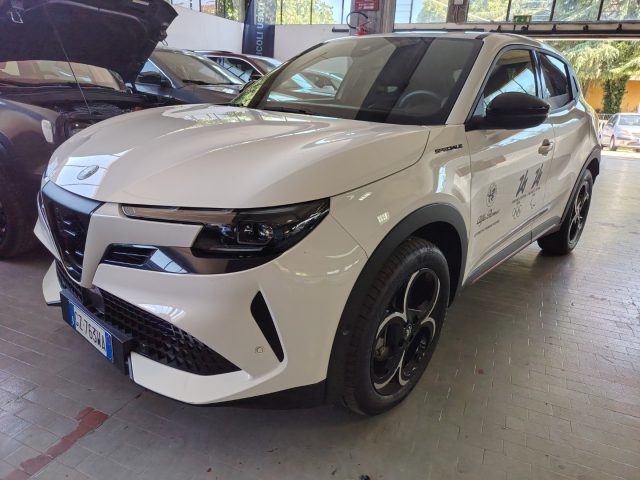 Alfa Romeo Junior 1.2 145 CV Hybrid eDCT6 Speciale - foto 3 di 4