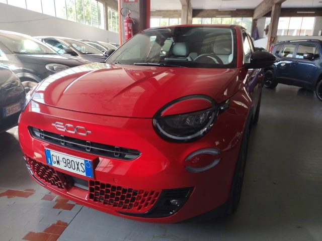Fiat 600 Hybrid 110 CV DCT MHEV La Prima - foto 2 di 4