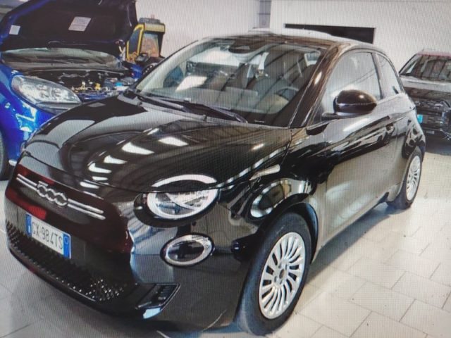 Fiat 500e Berlina 42 kWh KM 320 - foto 3 di 4