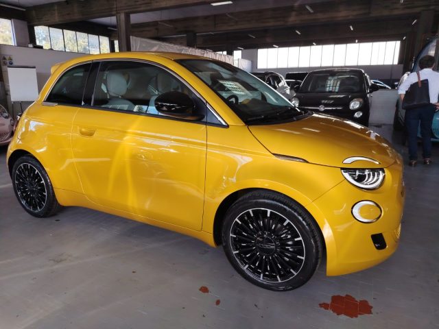 Fiat 500 Berlina Hybrid Icon km0 FULL PACK STYLE/CONFORT - foto 4 di 4