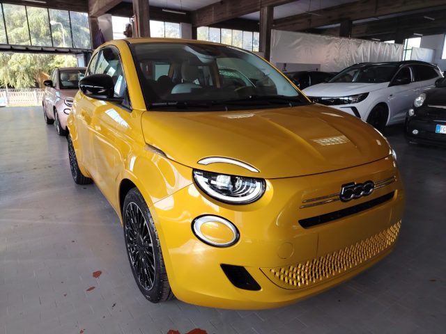 Fiat 500 Berlina Hybrid Icon km0 FULL PACK STYLE/CONFORT - foto 2 di 4