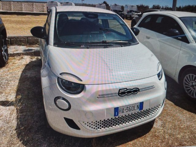 Fiat 500e Berlina 42 kWh Red 320km - foto 2 di 4