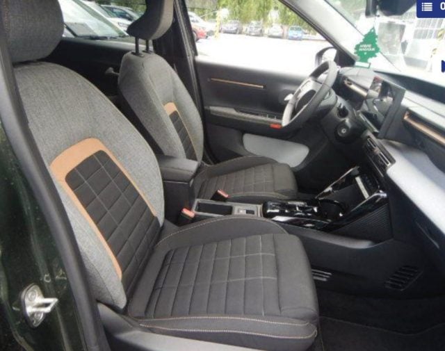 Citroen C3 Aircross motore elettrico 113 CV Plus - foto 3 di 3