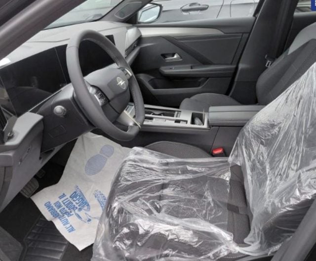 Opel Astra 1.5 Turbo Diesel 130 CV AT8 Sports Tourer GS - foto 3 di 4