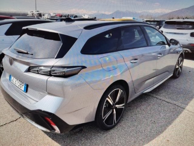 Peugeot 308 Hybrid 145 e-DCS6 SW GT - foto 4 di 4