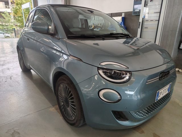 Fiat 500e Cabrio 42 kWh Icon + FULL LED - foto 3 di 4