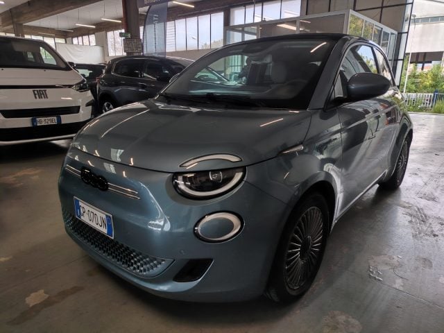 Fiat 500e Cabrio 42 kWh Icon + FULL LED, del 2021, 20.000 km, in vendita a Cesena (FC)