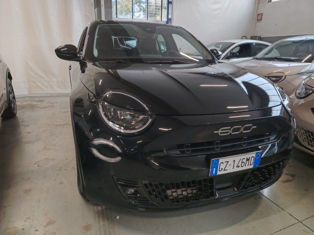 Fiat 600 Hybrid 145 CV DCT MHEV FULL PACK - foto 2 di 4