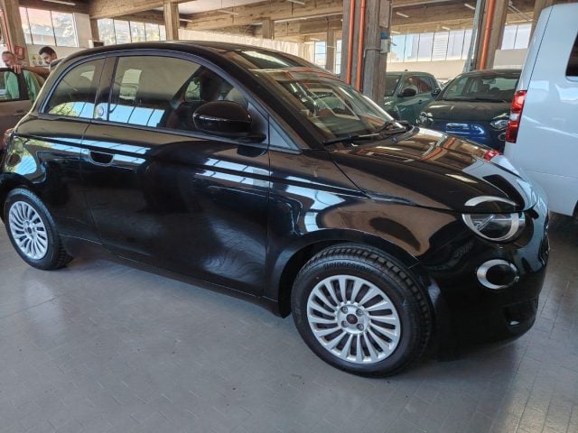 Fiat 500e Berlina 42 kWh Red - foto 3 di 4