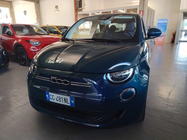 Fiat 500e Berlina 42 kWh Icon MY22 - foto 2 di 4