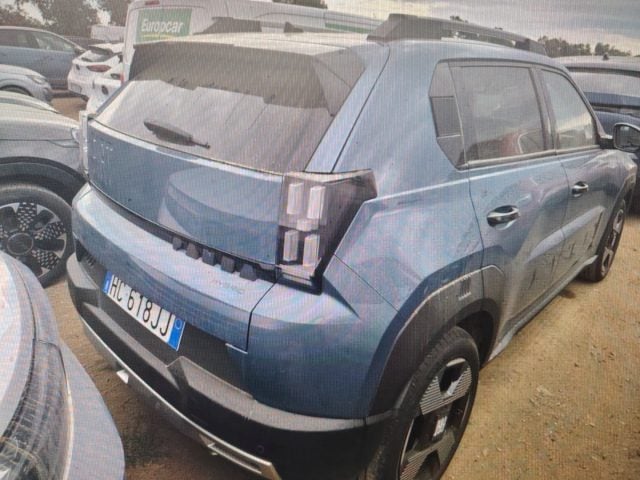 Fiat Grande Panda 1.2 Hybrid 110 CV S&S La Prima - foto 2 di 4