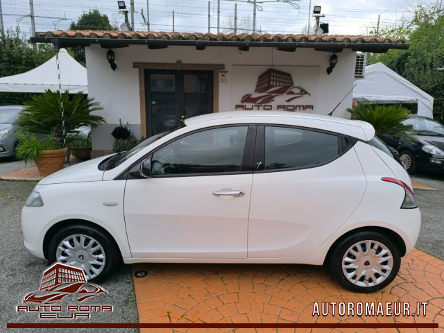Lancia Ypsilon 1.2 69 CV 5 porte S&S TAGLIANDATA! NEOPATENTATI! - foto 2 di 4