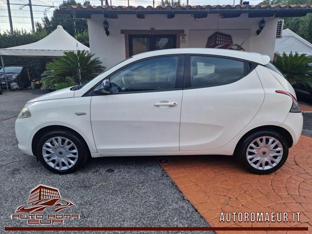 Lancia Ypsilon 1.2 69 CV 5 porte S&S TAGLIANDATA! NEOPATENTATI! - foto 2 di 4