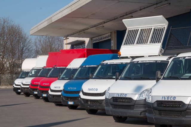 Iveco Daily DAILY 35C12 RIBALTABILE CASSETTA PORTA ATTREZZI usato a QUINZANO D OGLIO
