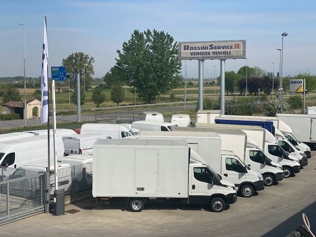 Fiat Ducato 35 MAXI L3H2 FURGONE PASSO LUNGO TETTO MEDIO E6D-T, del 2020, 100.000 km, in vendita a Quinzano D Oglio (BS)